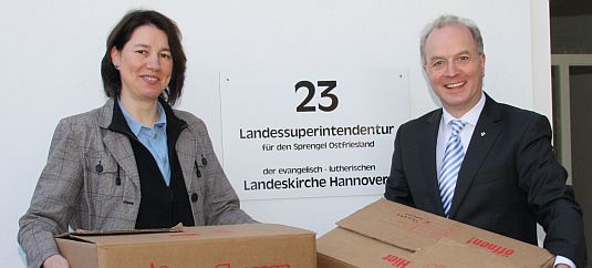 Dr. Klahr und seine Sekretärin Gisela Ubben