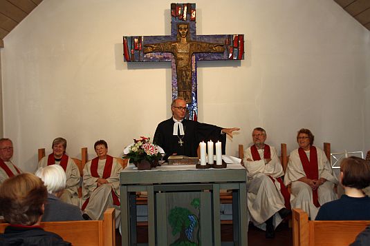 Dr. Klahr predigt in der Laurentiuskapelle in Falkenburg beim Diakoniekonvent