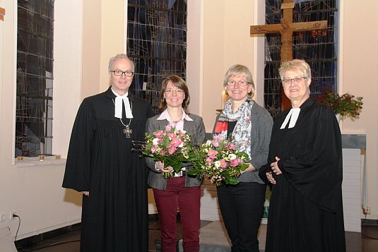 Dr. Detlef Klahr mit Daniela Dombrowski, Rita Steinbreder und Franziska Müler-Rosenau