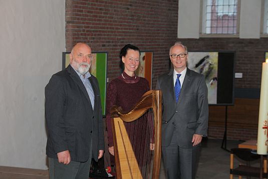 Landessuperintendent Dr. Detlef Klahr (rechts), Agnes Waehneldt und Uwe Appold