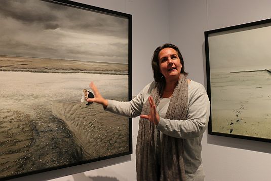 Die Kunsthistorikerin Dr. Natalie Geerlings im Ostfriesischen Landesmuseum Emden